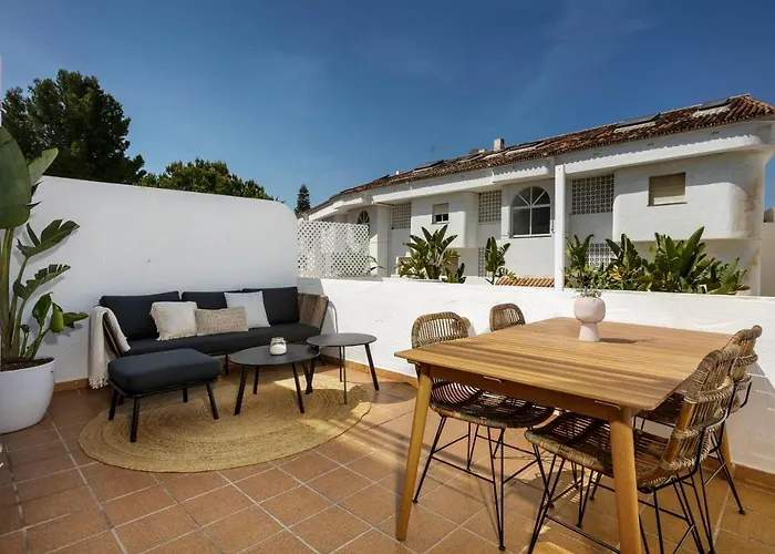 Stunning Renovated Golden Banus! Rdr254 *